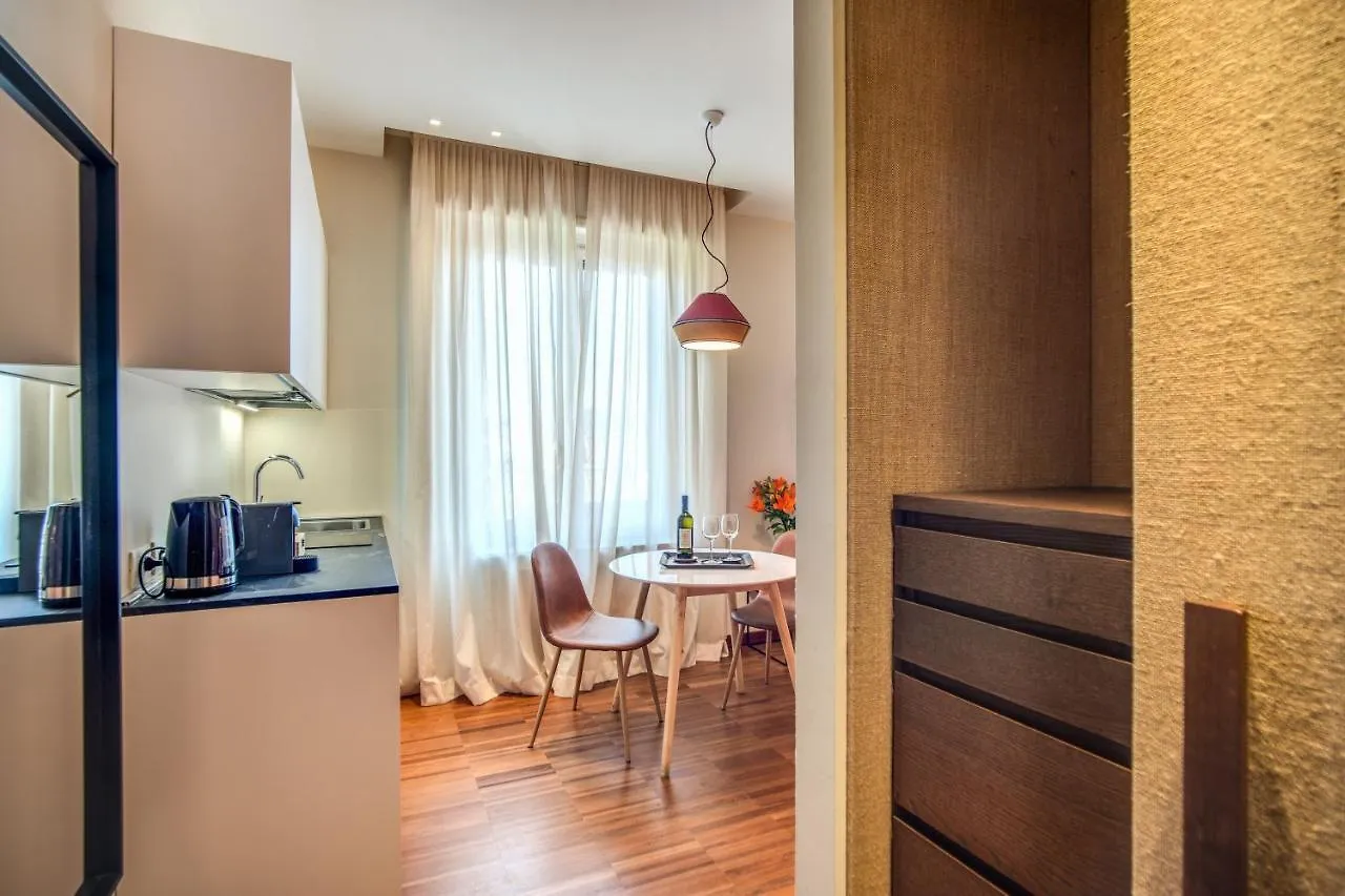 Milhouse Suites Duomo ميلان فندق