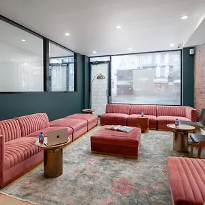 https://little-charlie-hotel.us-newyorkcity.com