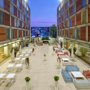 Отель Doubletree By Hilton