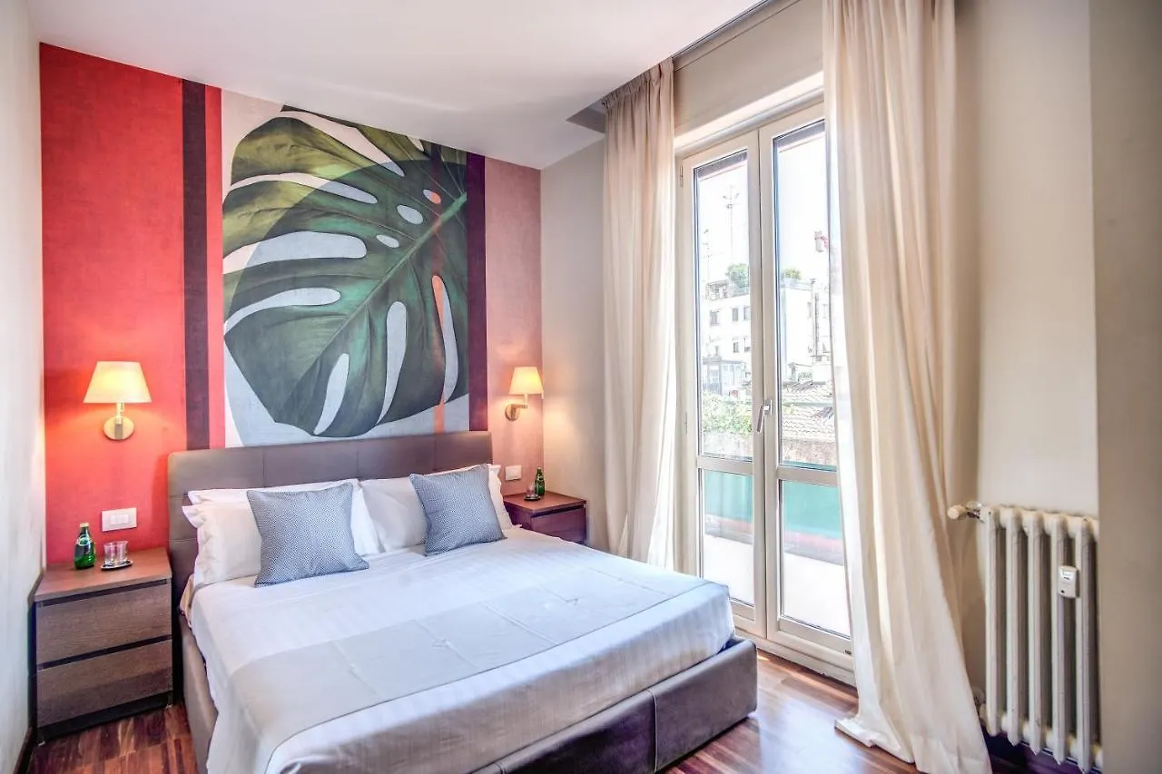 Milhouse Suites Duomo Милан 2*,