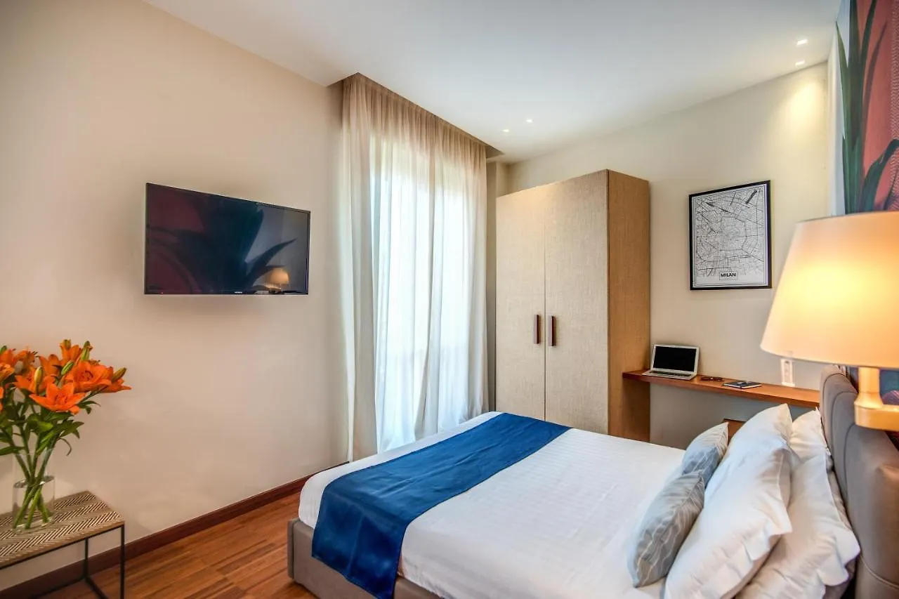 Milhouse Suites Duomo Милан Италия