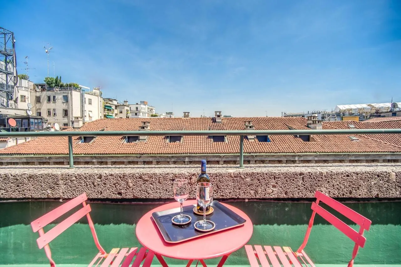 Milhouse Suites Duomo Милан 2*,  Италия