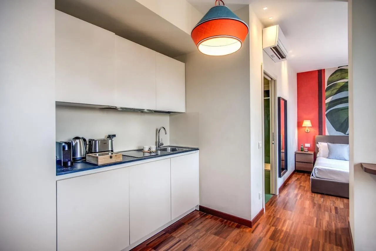 Milhouse Suites Duomo Милан