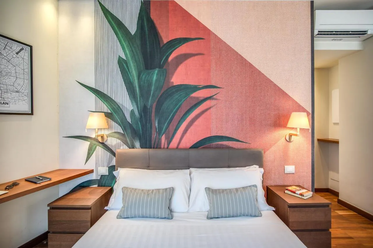 Milhouse Suites Duomo Милан 2*,